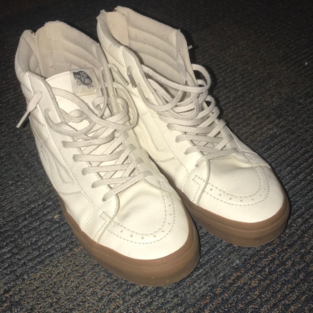 Almost BRAND NEW!! Worn only a few times